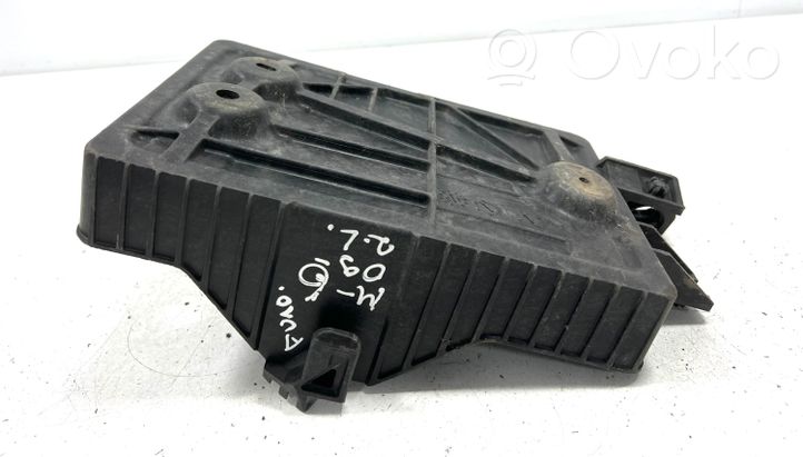 Mazda 6 Boîte de batterie GS1D56041