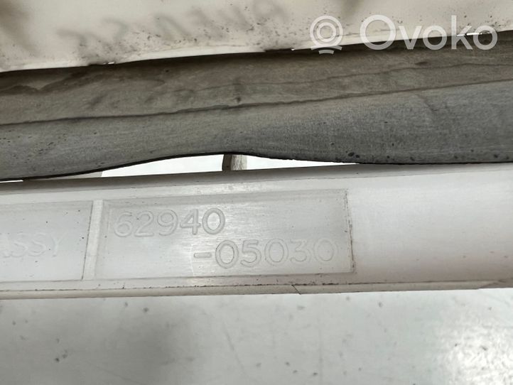 Toyota Avensis T270 Válvula de presión del panel lateral trasero 6294005030