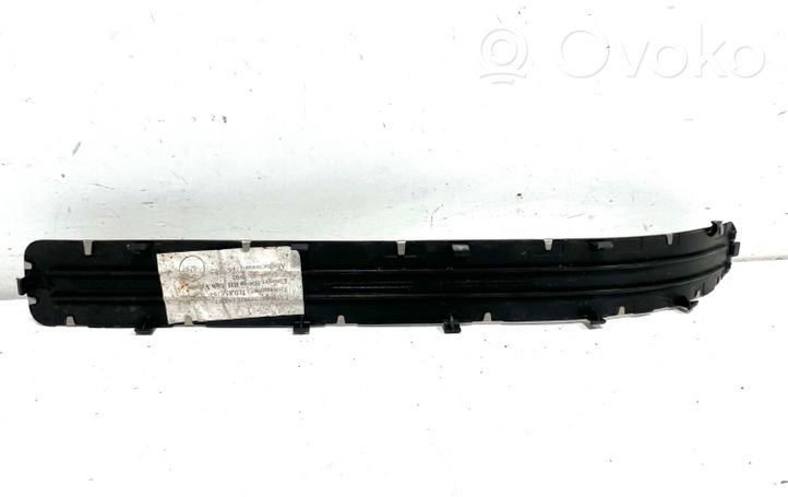 Porsche Cayenne (9PA) Copertura del rivestimento del sottoporta posteriore 7L0857794
