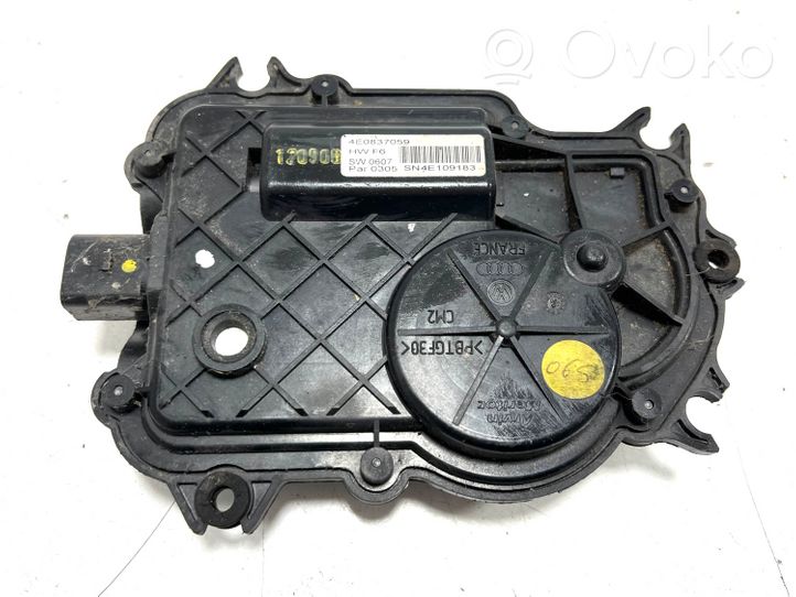 Audi A8 S8 D3 4E Actionneur de loquet de verrouillage de porte à fermeture en douceur porte avant 4E0837059