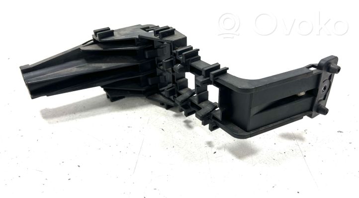 Audi A4 S4 B7 8E 8H Relay mounting block 