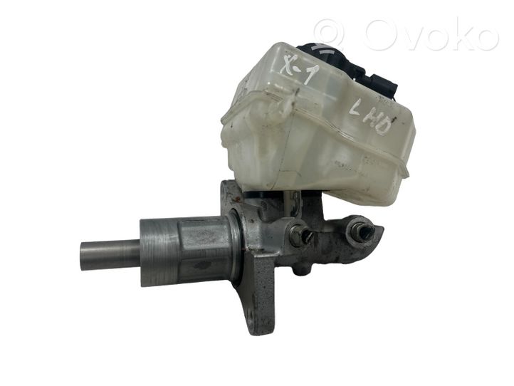 BMW X1 E84 Główny cylinder hamulca 03350886541