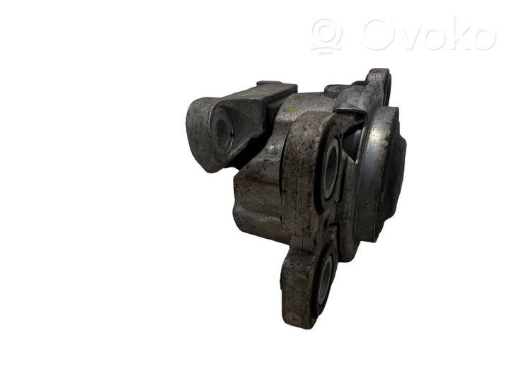 Volvo XC70 Supporto della scatola del cambio 8G9N7M121AA