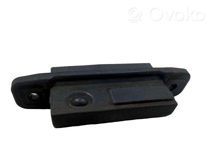 Toyota RAV 4 (XA40) Tailgate opening switch 