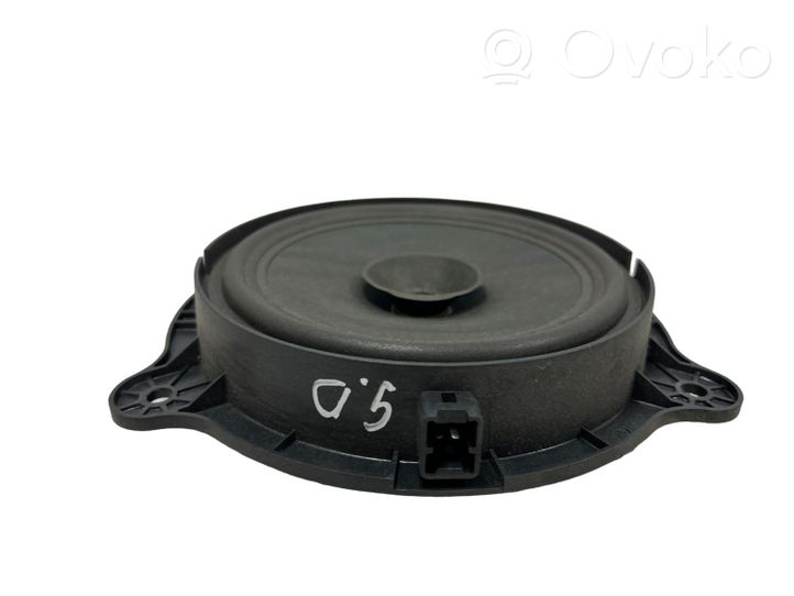 Nissan Qashqai Takaoven kaiutin 281569U00A