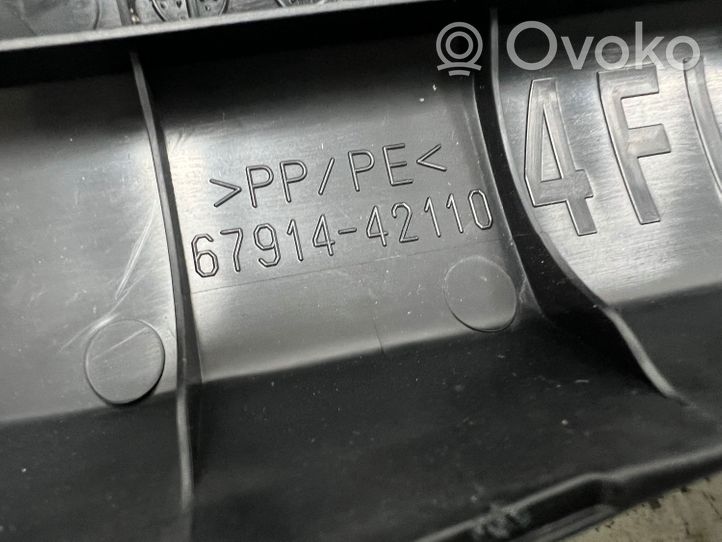 Toyota RAV 4 (XA40) Copertura del rivestimento del sottoporta anteriore 6791442110