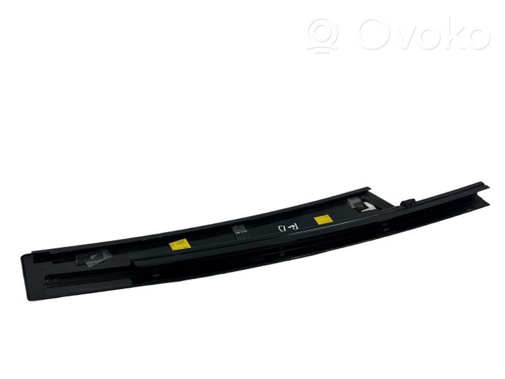 Renault Megane III Rivestimento modanatura del vetro della portiera anteriore 602840004B