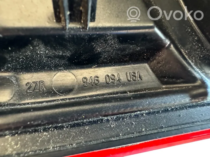 Subaru Outback Feux arrière sur hayon 946094