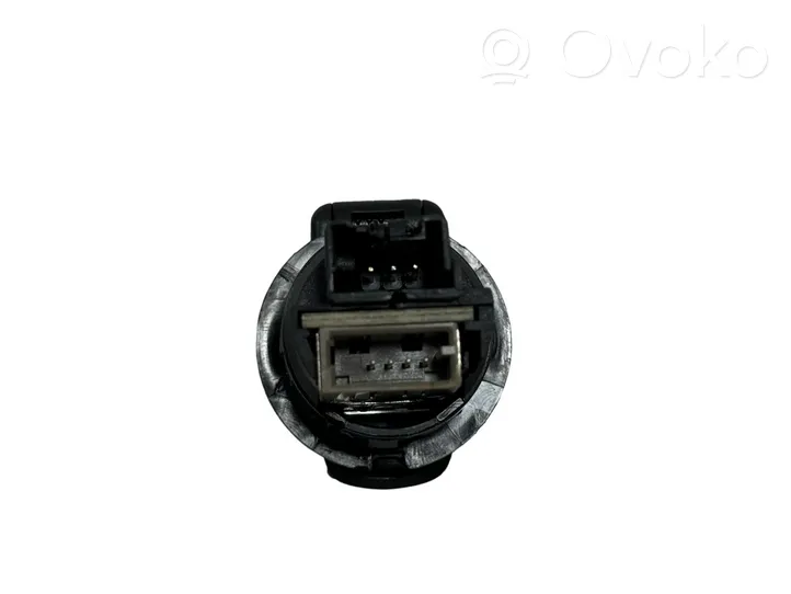 Citroen DS5 Connettore plug in AUX 9664795277