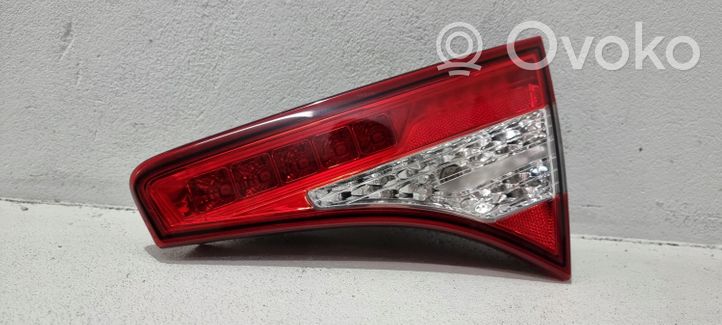 KIA Optima Lampy tylnej klapy bagażnika 92404-2T1