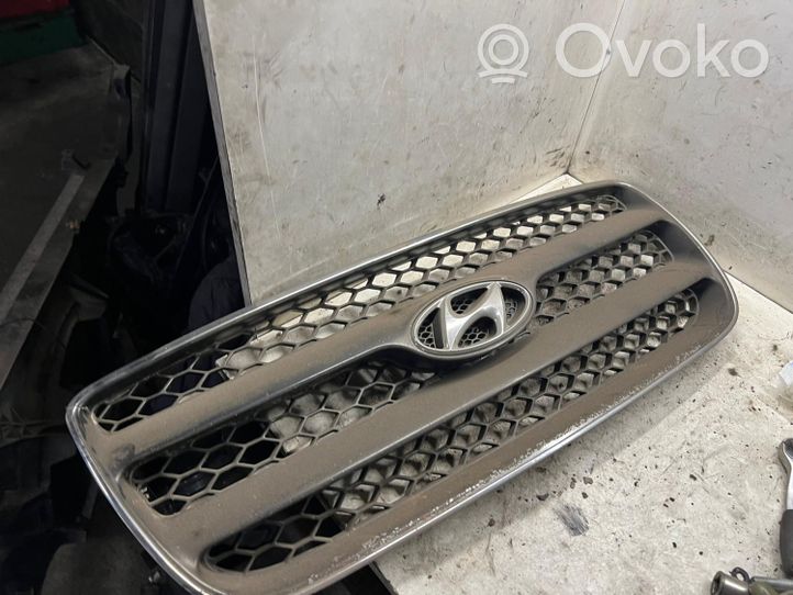 Hyundai Santa Fe Maskownica / Grill / Atrapa górna chłodnicy 865612B000