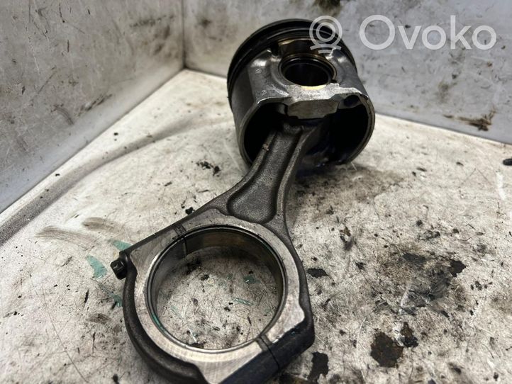 Subaru Outback Piston avec bielle 