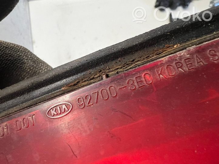 KIA Sorento Trzecie światło stop 927003E0