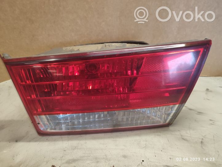 Hyundai Sonata Lampy tylnej klapy bagażnika 924043K0