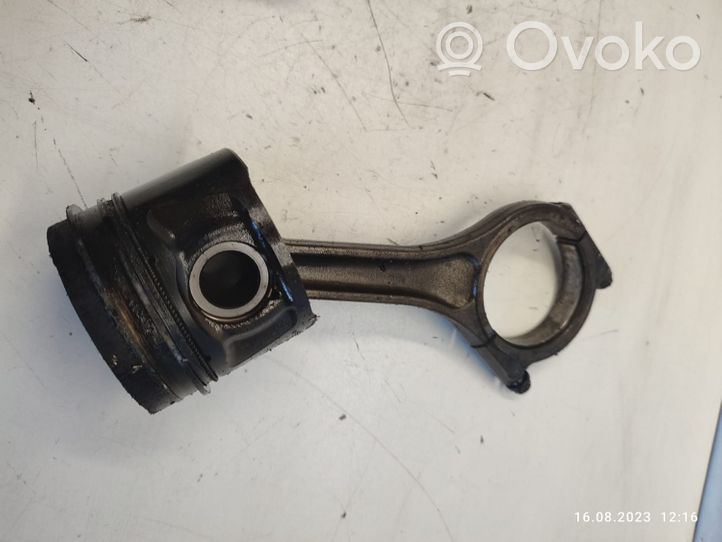 Peugeot 607 Piston avec bielle 