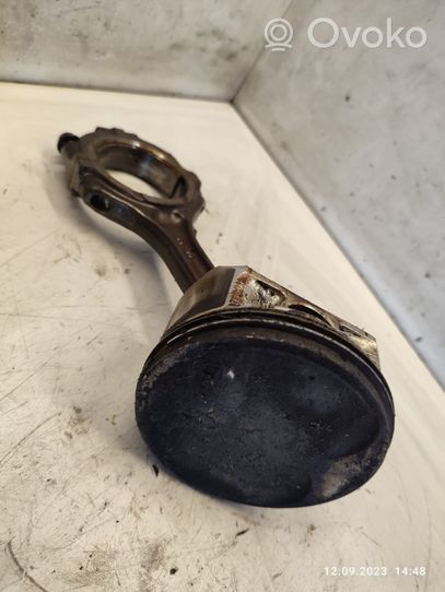 Nissan Murano Z50 Piston avec bielle 