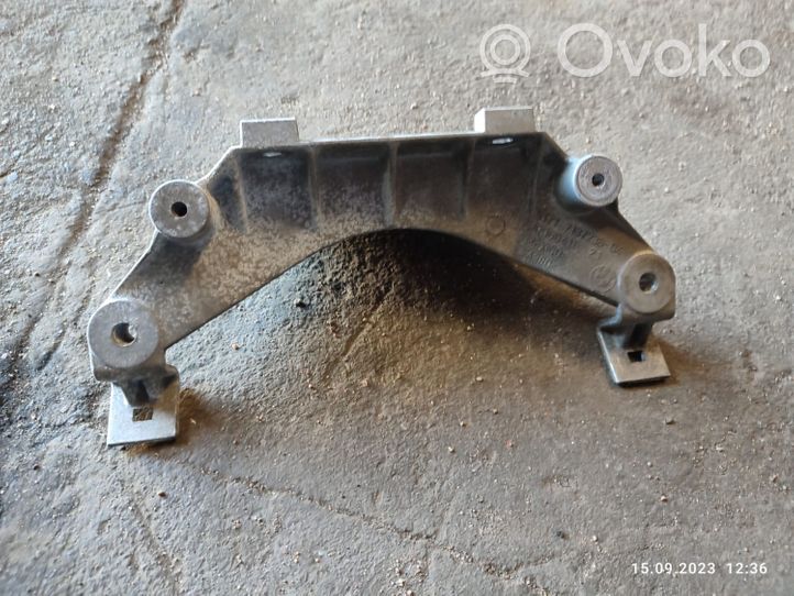 BMW X5 E70 Supporto di montaggio scatola del cambio 7137238