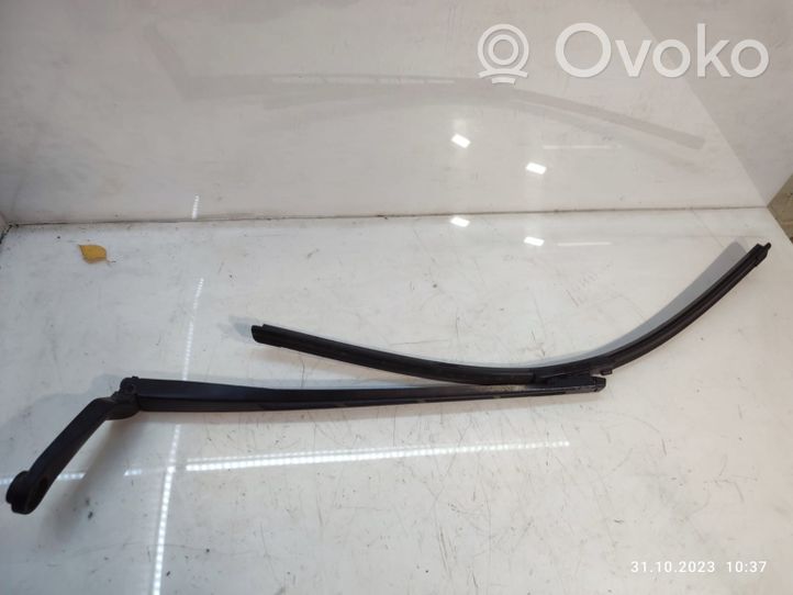 Audi Q7 4L Front wiper blade arm 