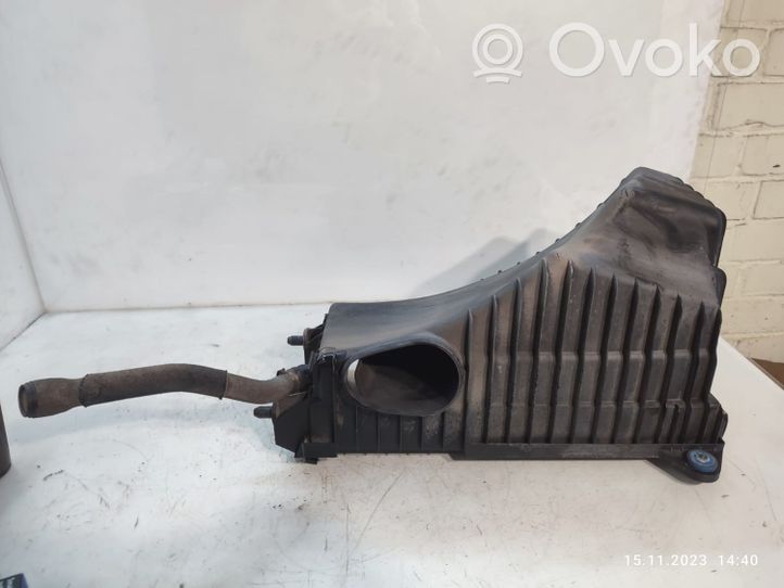 Audi Q7 4L Oro filtro dėžės dangtelis 7L6129857