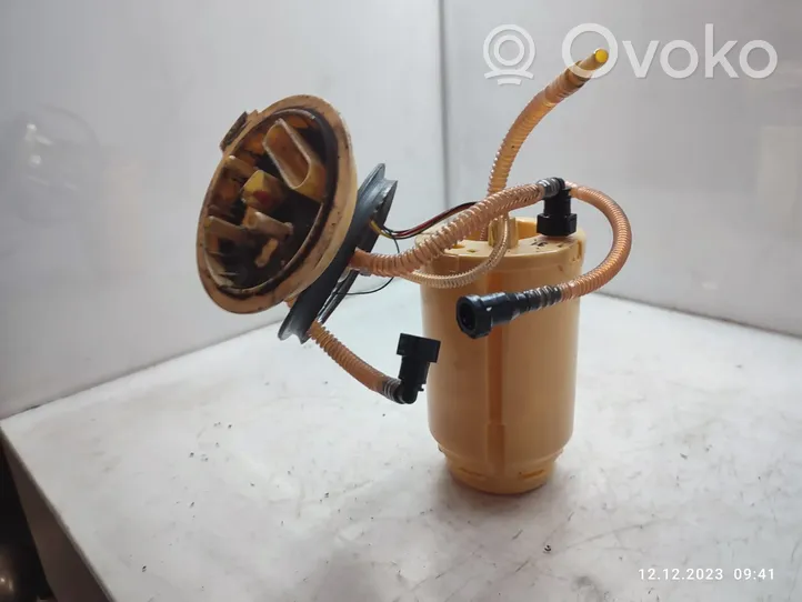 Volkswagen Touareg II Pompe à carburant 