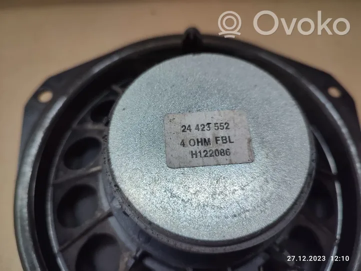 Opel Vectra C Enceinte de porte arrière 24423552