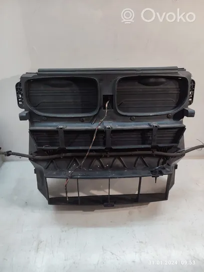 BMW X5 E70 Support de radiateur sur cadre face avant 7195271