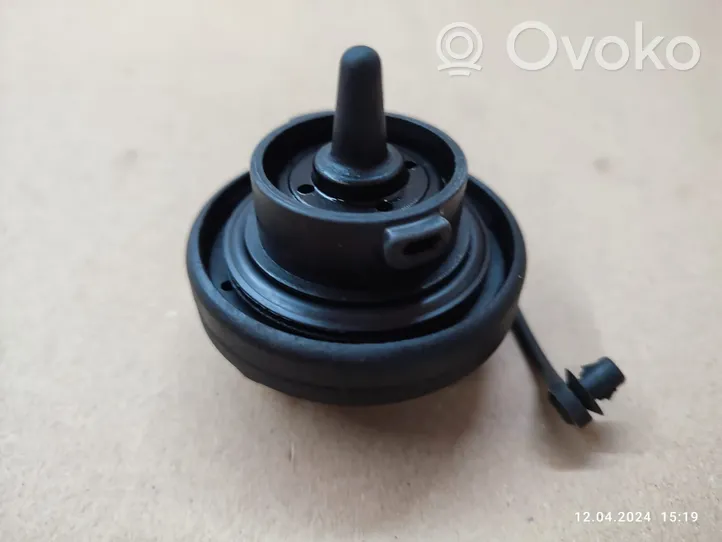 Volkswagen PASSAT B7 Fuel tank filler cap 