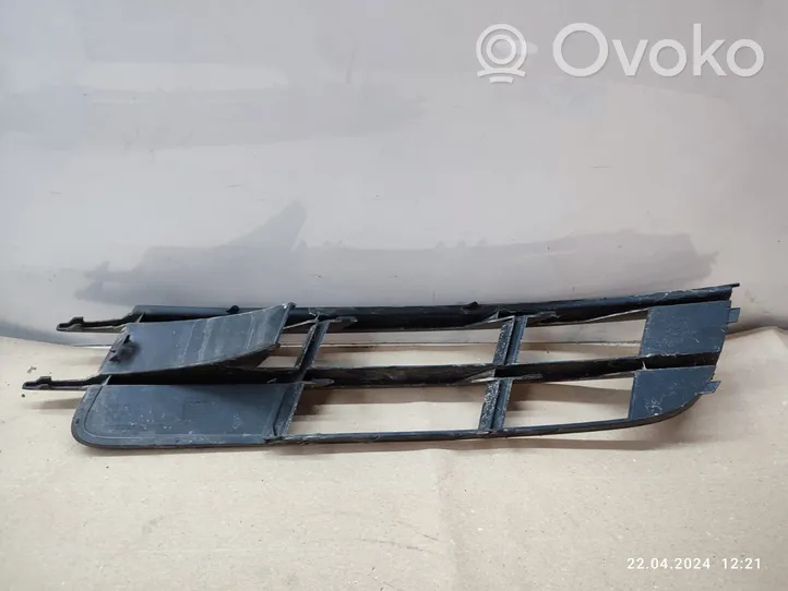 Audi Q7 4L Grille inférieure de pare-chocs avant 4L0807682