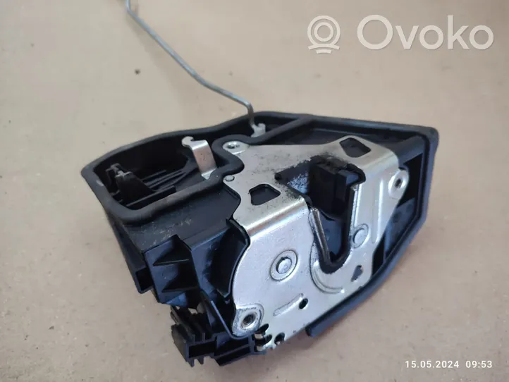 BMW 5 GT F07 Front door lock 7202144