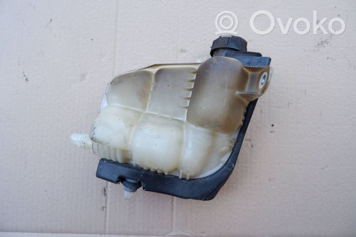 BMW 2 F46 Vase d'expansion / réservoir de liquide de refroidissement 7617362