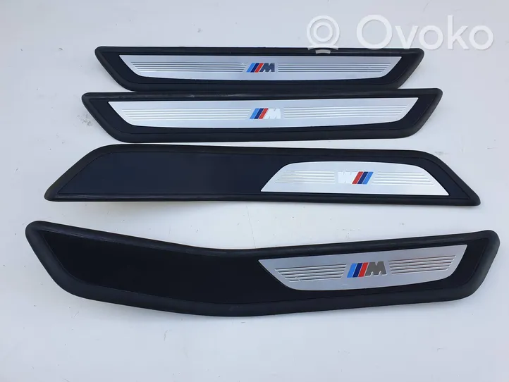 BMW 7 F01 F02 F03 F04 Garniture marche-pieds avant 7181017