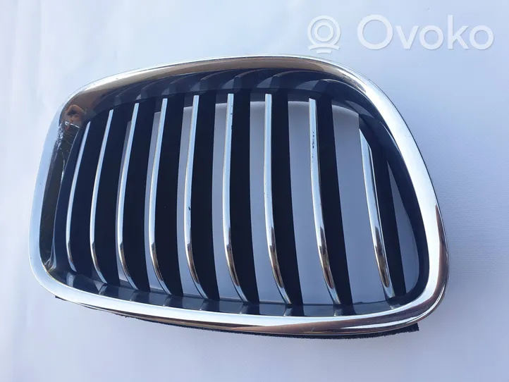 BMW 5 GT F07 Grille calandre supérieure de pare-chocs avant 7340318