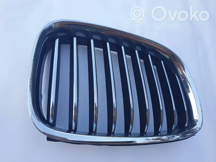 BMW 5 GT F07 Grille calandre supérieure de pare-chocs avant 7340318