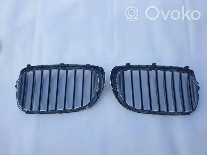 BMW 7 G11 G12 Maskownica / Grill / Atrapa górna chłodnicy 7357011