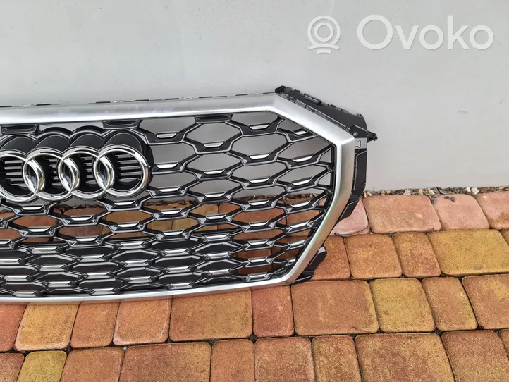 Audi Q3 F3 Etupuskurin ylempi jäähdytinsäleikkö 83F853651B