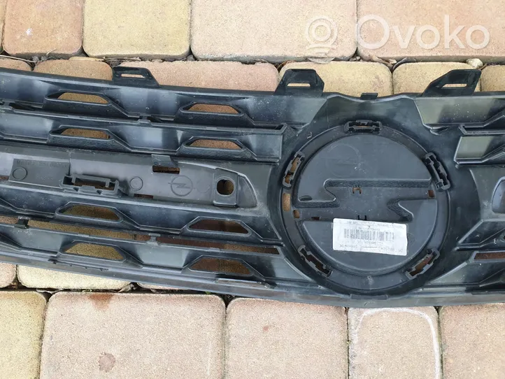 Opel Zafira Life Griglia superiore del radiatore paraurti anteriore 2510335X