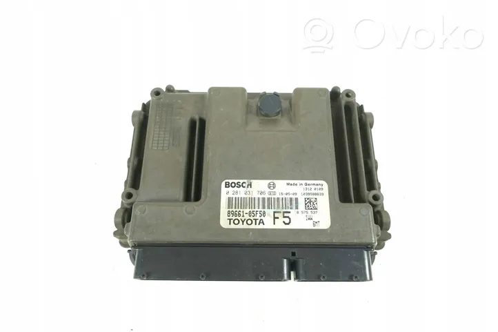 Toyota Avensis T270 Unité de commande, module ECU de moteur 0281031706