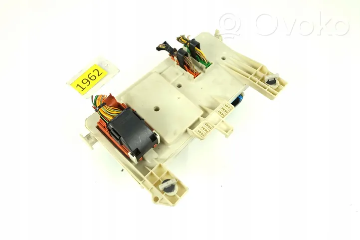 Volvo S40 Fuse box set 8690719