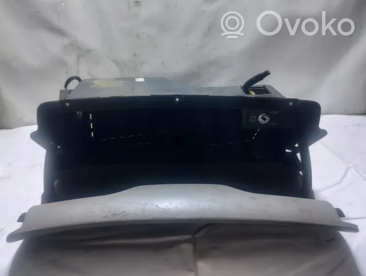 Volkswagen PASSAT B5 Glove box 3B1857101