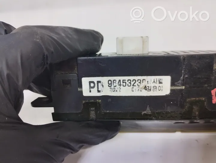 Daewoo Evanda Monitor / wyświetlacz / ekran 96453230