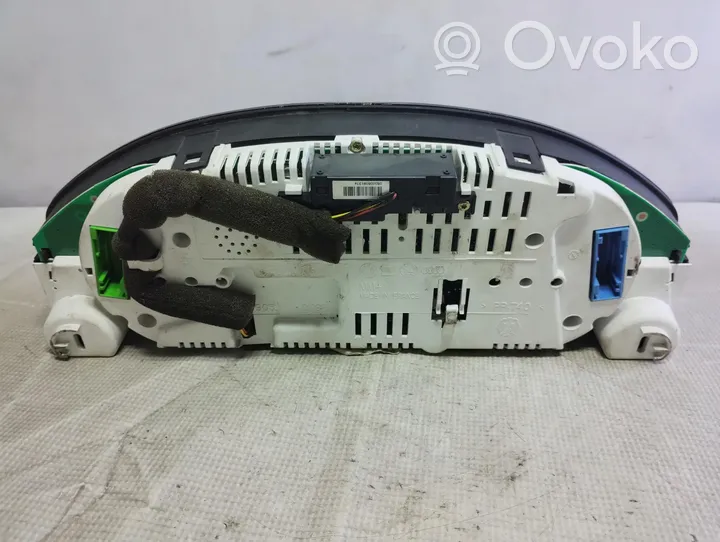 Audi A6 S6 C5 4B Speedometer (instrument cluster) 4B0920900K