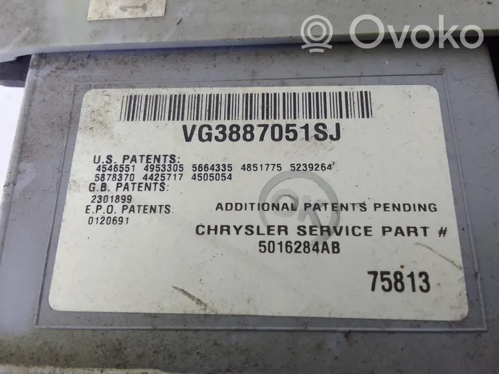 Chrysler Voyager Panel oświetlenia wnętrza kabiny 5016284AB