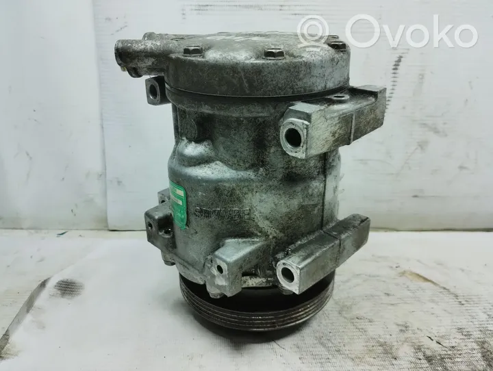 Renault Clio I Klimakompressor Pumpe 7700875357