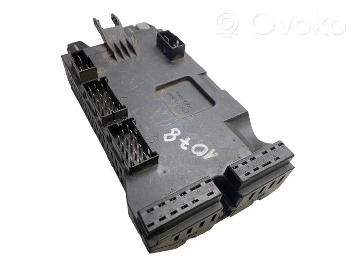 Mercedes-Benz Sprinter W901 W902 W903 W904 Module de fusibles A0005402350