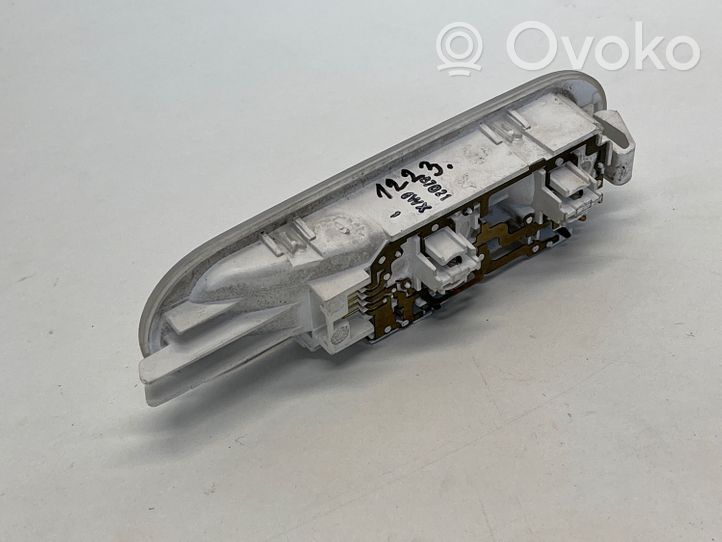 Opel Movano B Illuminazione sedili anteriori 8200439423