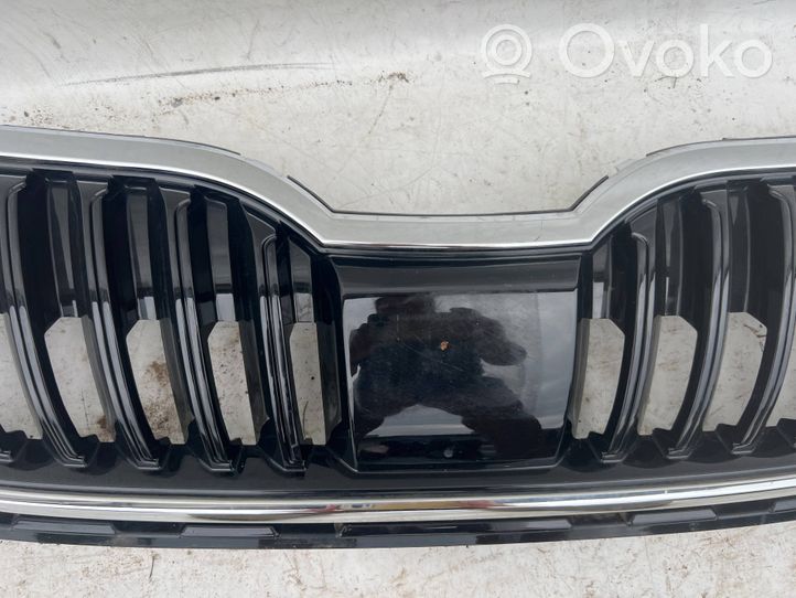 Skoda Octavia Mk3 (5E) Grille calandre supérieure de pare-chocs avant 5E0853653C