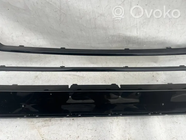 BMW X1 U11 Mascherina inferiore del paraurti anteriore 51119881918