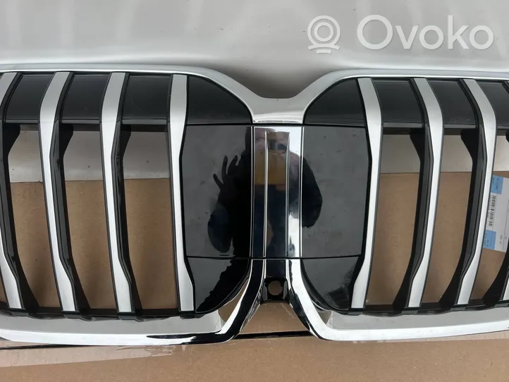 BMW 2 Active Tourer U06 Grille calandre supérieure de pare-chocs avant 8737189