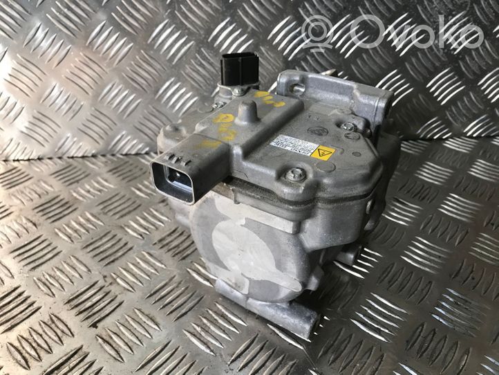 Toyota Auris E180 Compressore aria condizionata (A/C) (pompa) 042201330