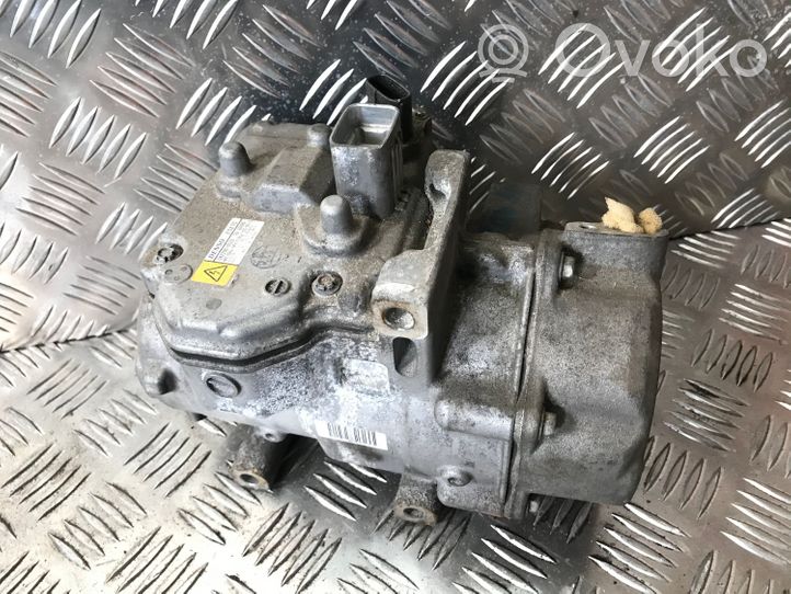 Toyota RAV 4 (XA40) Air conditioning (A/C) compressor (pump) 0422000533